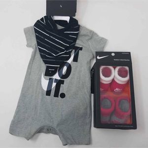 NWT Nike Infants Romper Bib Set & Booties 3M/0-6